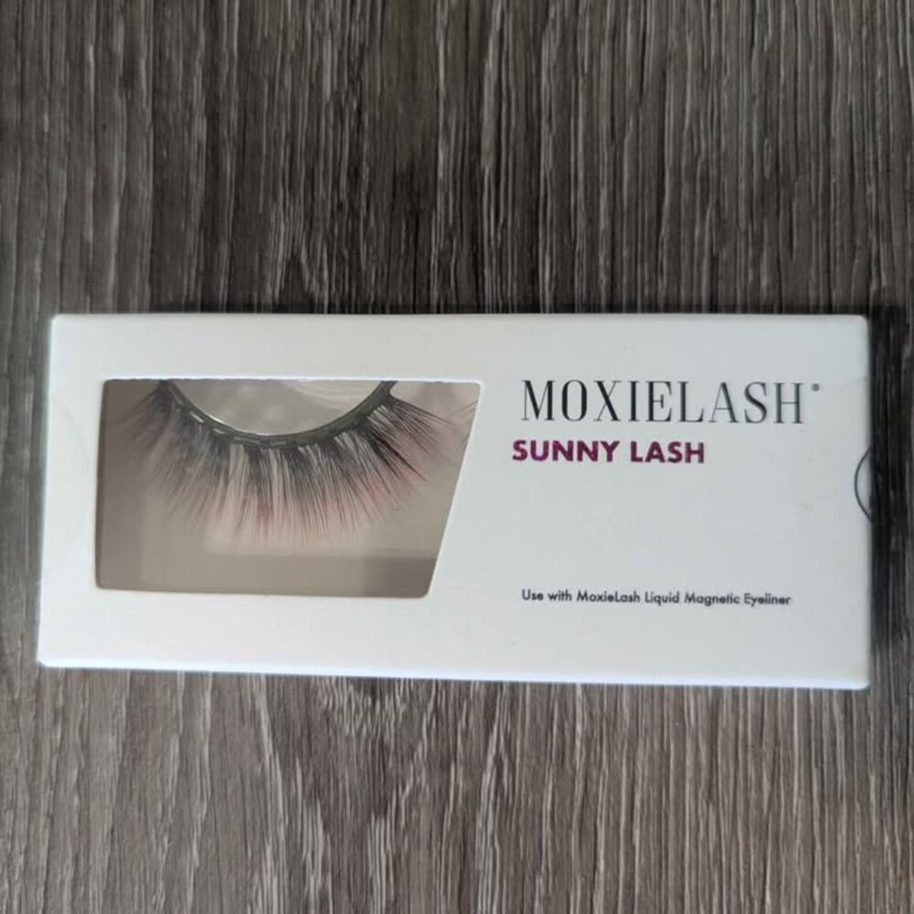 NEW - MoxieLash Magnetic Silk Lashes - Sunny Lash